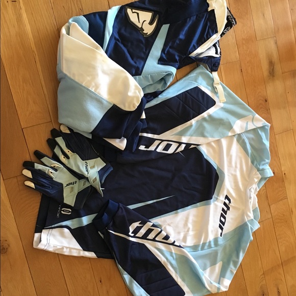 American Eagle Zip-front Hoodie - Picture 4 of 4